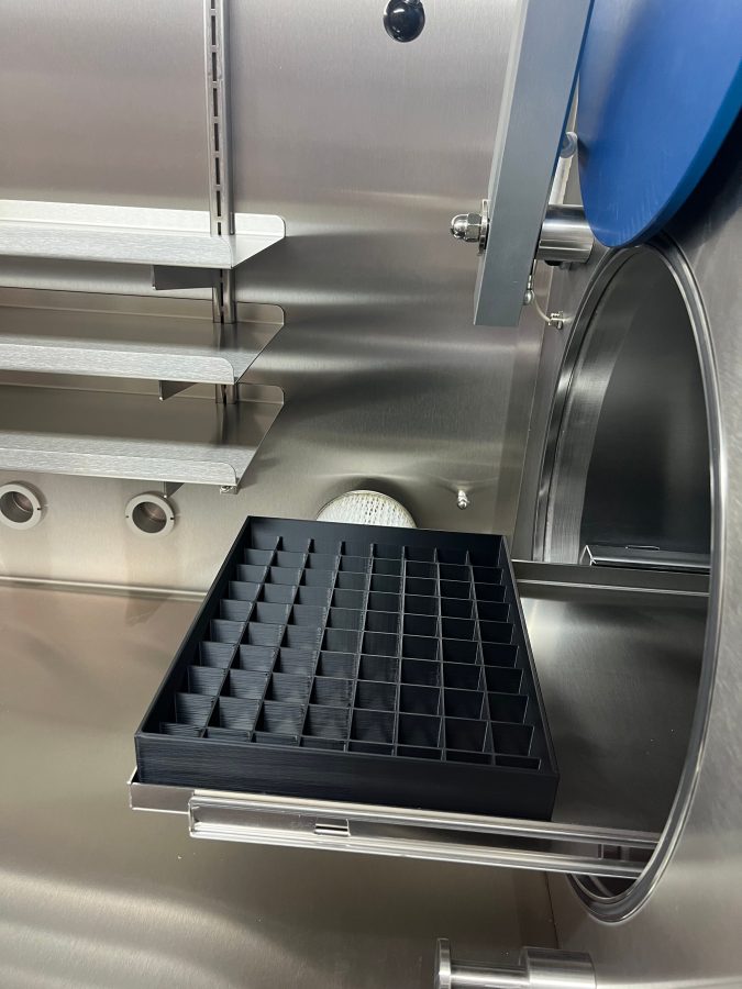 Reagenzglasrack für 80 Gläser im Glovebox-Innenraum